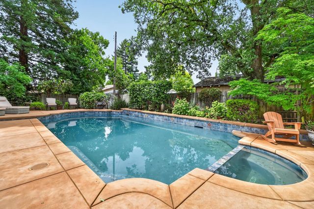 2713 Julie Ann Ct, Carmichael, CA 95608