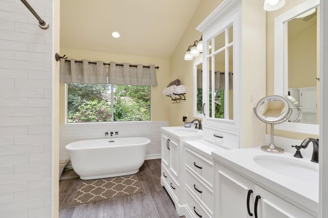 2713 Julie Ann Ct, Carmichael, CA 95608