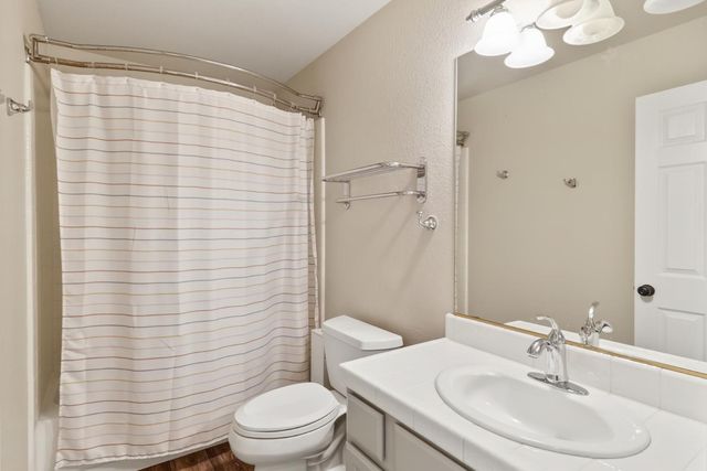 2713 Julie Ann Ct, Carmichael, CA 95608
