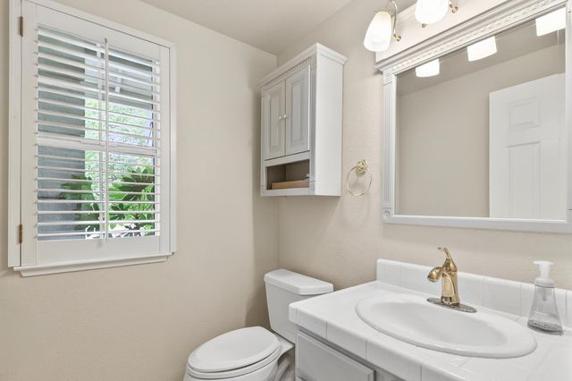 2713 Julie Ann Ct, Carmichael, CA 95608