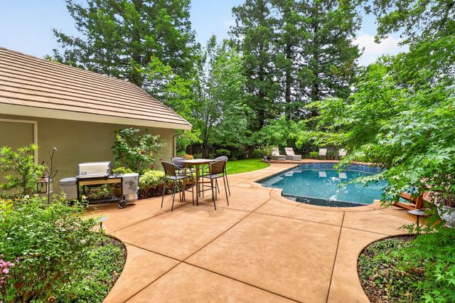 2713 Julie Ann Ct, Carmichael, CA 95608