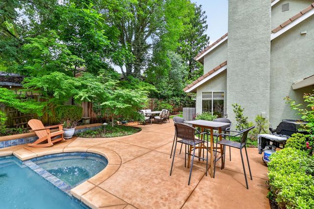 2713 Julie Ann Ct, Carmichael, CA 95608