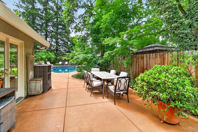 2713 Julie Ann Ct, Carmichael, CA 95608