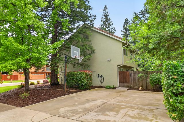 2713 Julie Ann Ct, Carmichael, CA 95608