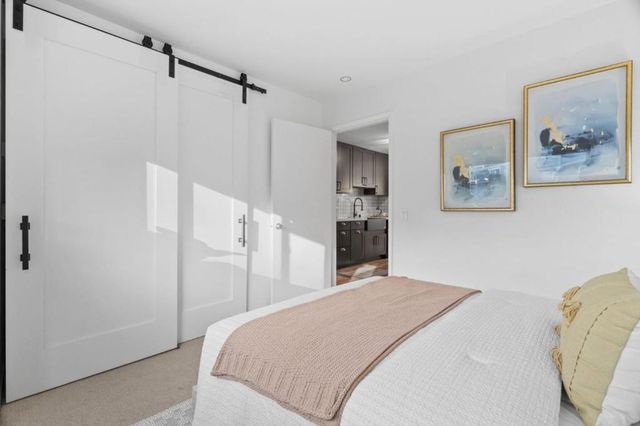 4000 Farm Hill Boulevard 204, Redwood City, CA 94061