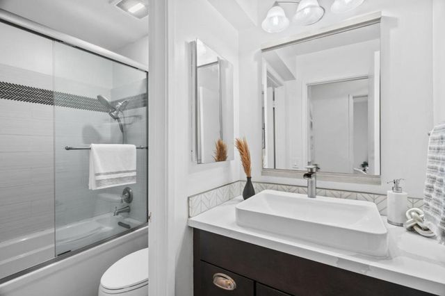 4000 Farm Hill Boulevard 204, Redwood City, CA 94061