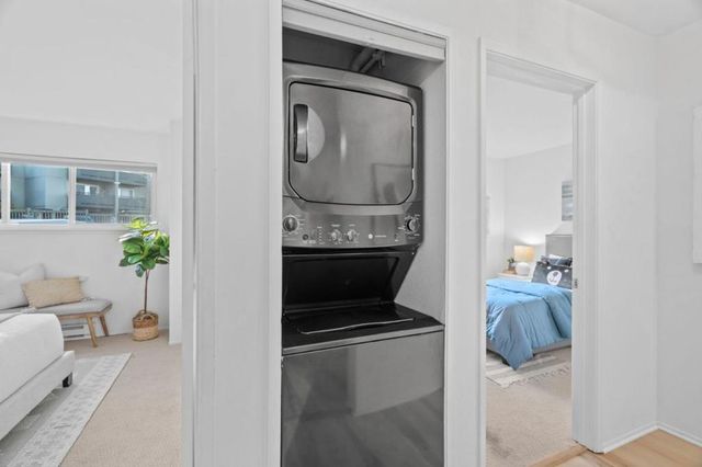 4000 Farm Hill Boulevard 204, Redwood City, CA 94061