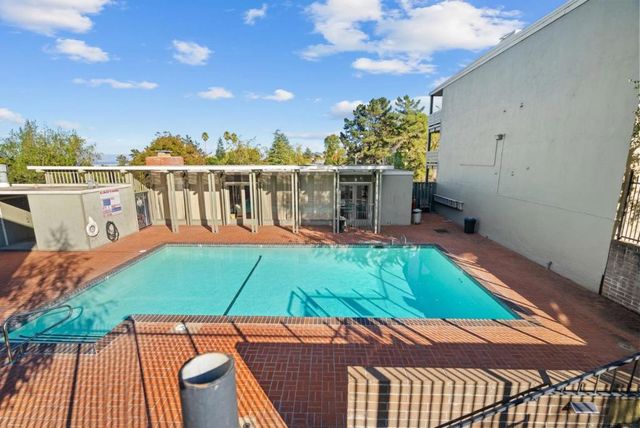 4000 Farm Hill Boulevard 204, Redwood City, CA 94061