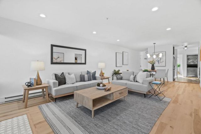 4000 Farm Hill Boulevard 204, Redwood City, CA 94061