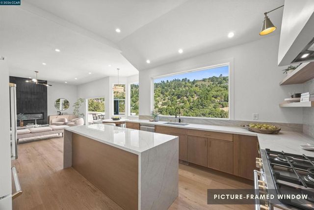 6900 Charing Cross Rd, Berkeley, CA 94705