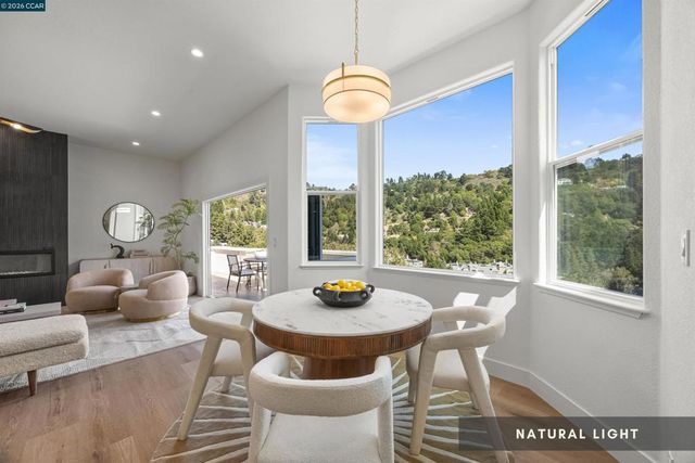 6900 Charing Cross Rd, Berkeley, CA 94705