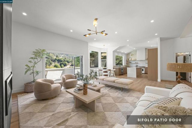 6900 Charing Cross Rd, Berkeley, CA 94705