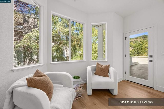 6900 Charing Cross Rd, Berkeley, CA 94705