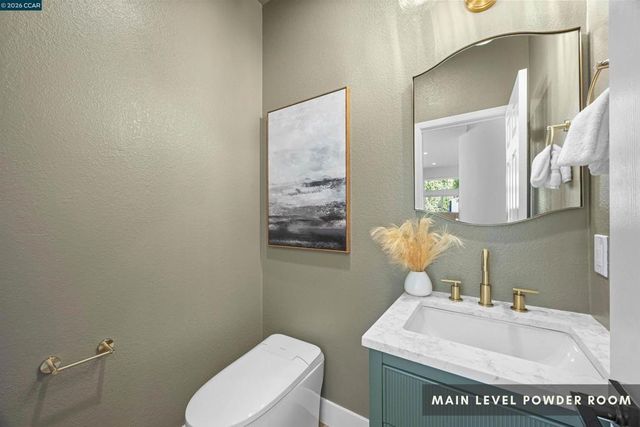 6900 Charing Cross Rd, Berkeley, CA 94705