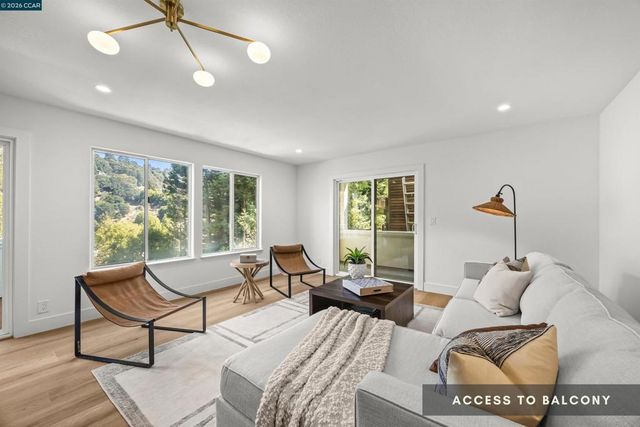 6900 Charing Cross Rd, Berkeley, CA 94705