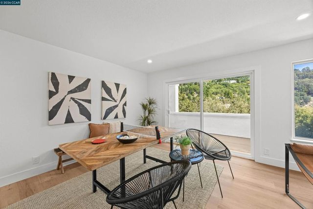 6900 Charing Cross Rd, Berkeley, CA 94705