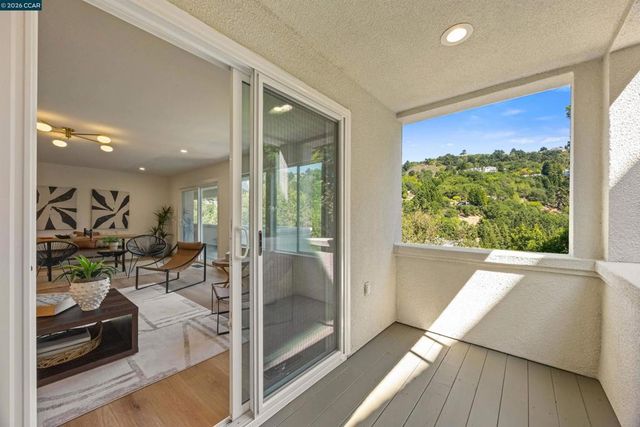 6900 Charing Cross Rd, Berkeley, CA 94705