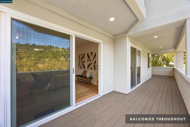 6900 Charing Cross Rd, Berkeley, CA 94705