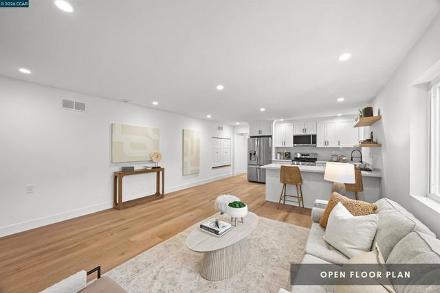 6900 Charing Cross Rd, Berkeley, CA 94705