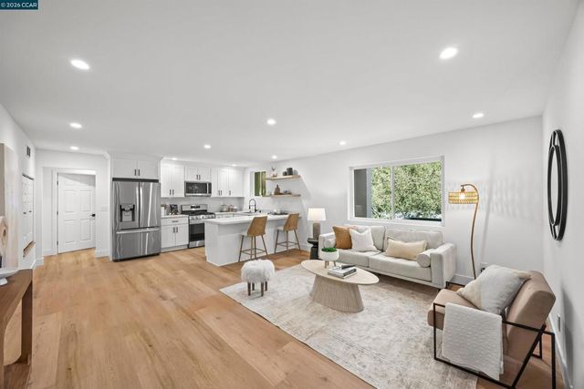 6900 Charing Cross Rd, Berkeley, CA 94705