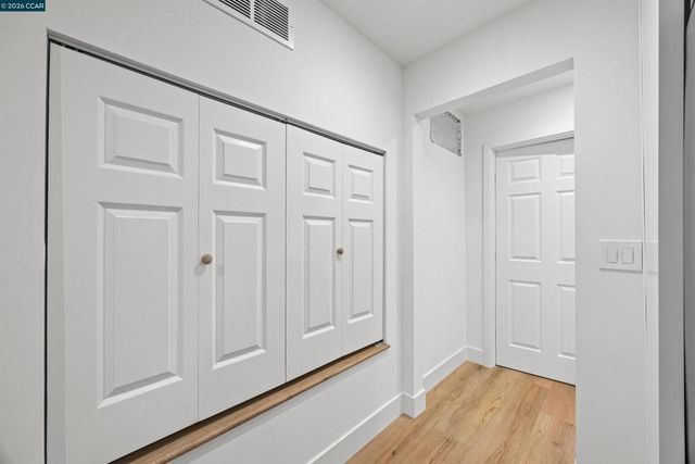 6900 Charing Cross Rd, Berkeley, CA 94705