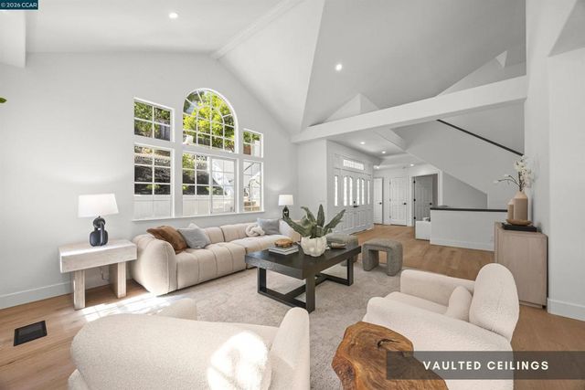 6900 Charing Cross Rd, Berkeley, CA 94705