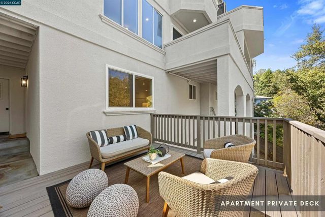 6900 Charing Cross Rd, Berkeley, CA 94705