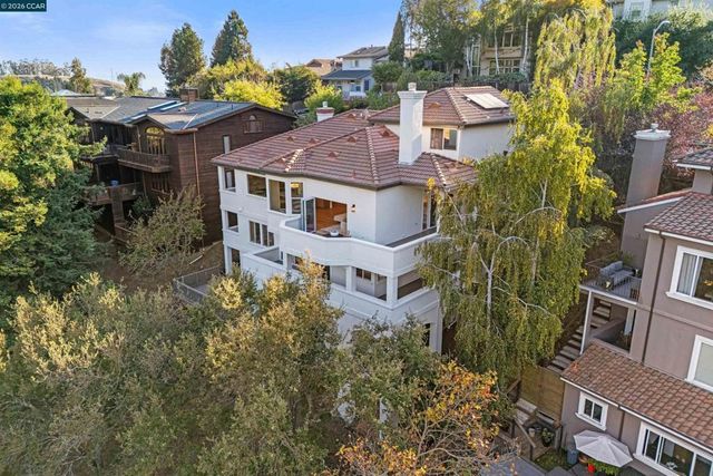 6900 Charing Cross Rd, Berkeley, CA 94705
