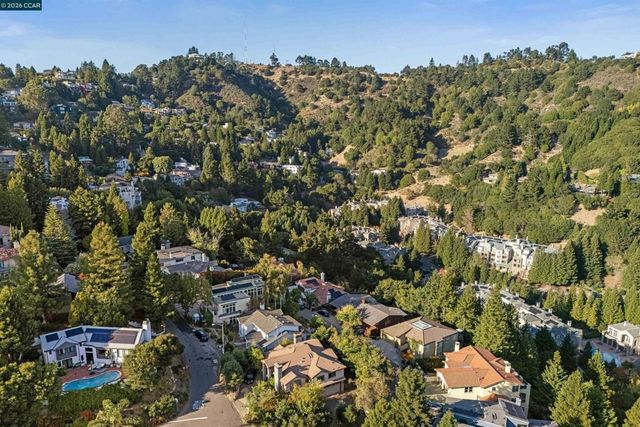 6900 Charing Cross Rd, Berkeley, CA 94705