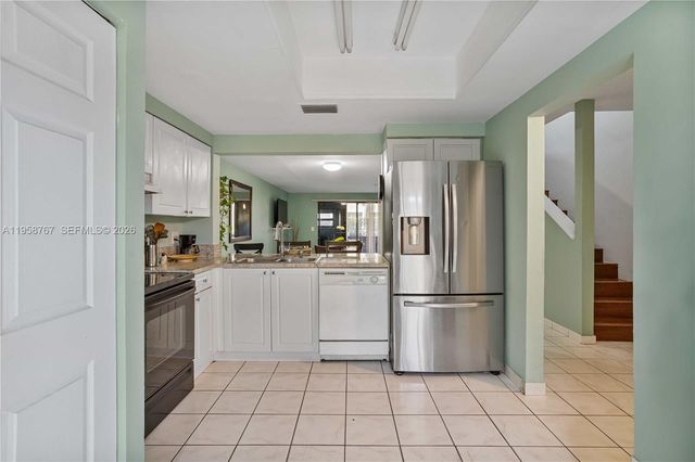 4713 N Pine Island Rd, Sunrise, FL 33351