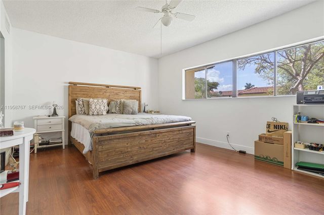 4713 N Pine Island Rd, Sunrise, FL 33351