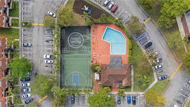 4713 N Pine Island Rd, Sunrise, FL 33351