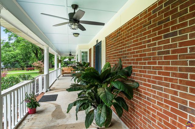 300 Highway 42, Byron, GA 31008