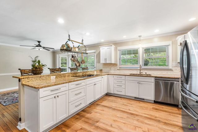 300 Highway 42, Byron, GA 31008