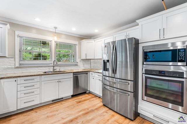 300 Highway 42, Byron, GA 31008