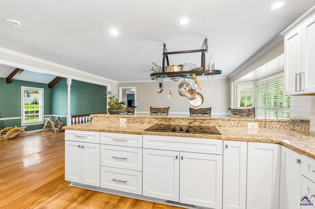 300 Highway 42, Byron, GA 31008