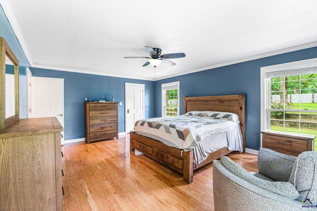 300 Highway 42, Byron, GA 31008