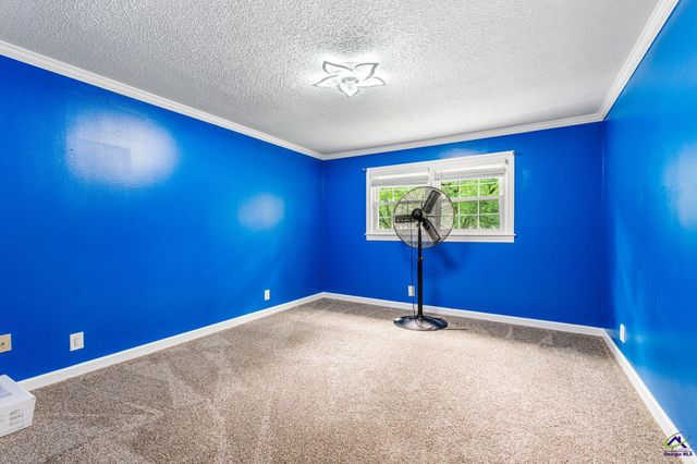 300 Highway 42, Byron, GA 31008