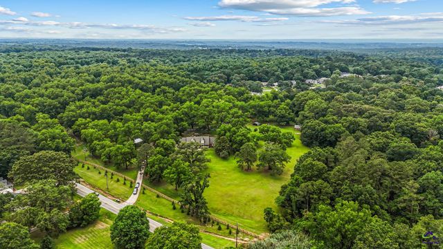 300 Highway 42, Byron, GA 31008