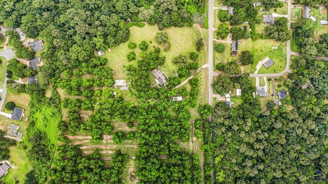300 Highway 42, Byron, GA 31008
