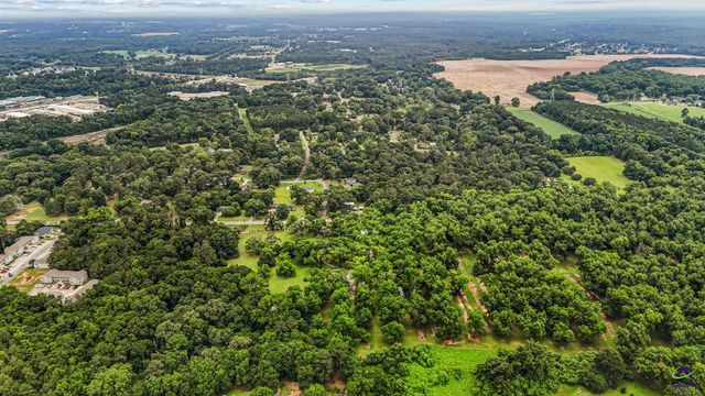 300 Highway 42, Byron, GA 31008
