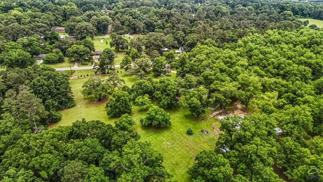 300 Highway 42, Byron, GA 31008