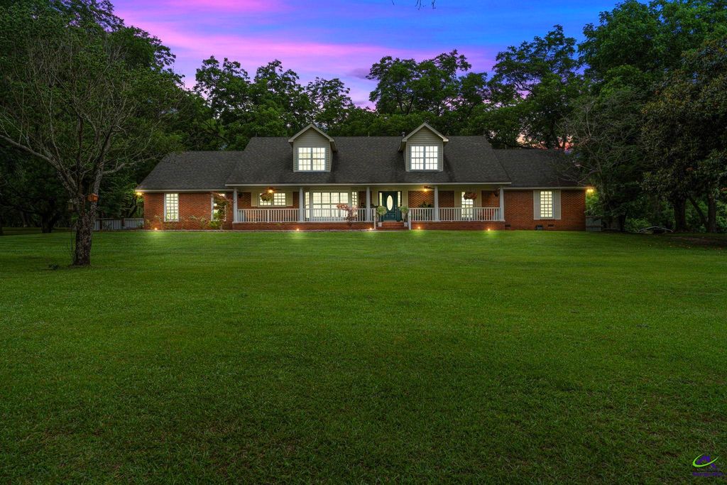 300 Highway 42, Byron, GA 31008