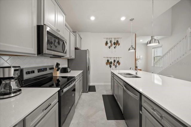 15952 CAPE CORAL LOOP, Clermont, FL 34714