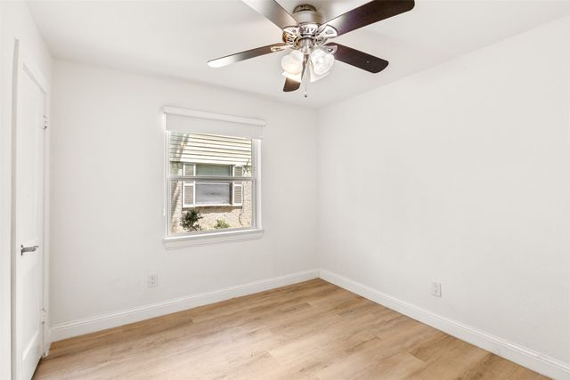 2111 El Capitan Drive, Dallas, TX 75228