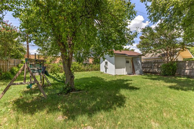 2111 El Capitan Drive, Dallas, TX 75228