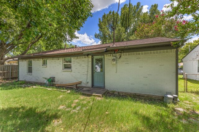 2111 El Capitan Drive, Dallas, TX 75228