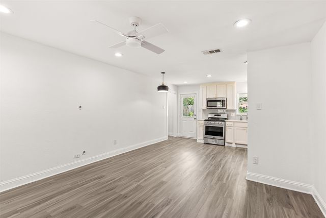 2111 El Capitan Drive, Dallas, TX 75228