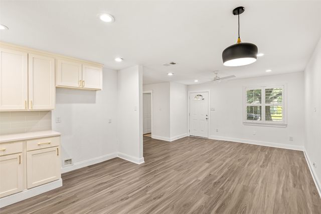 2111 El Capitan Drive, Dallas, TX 75228