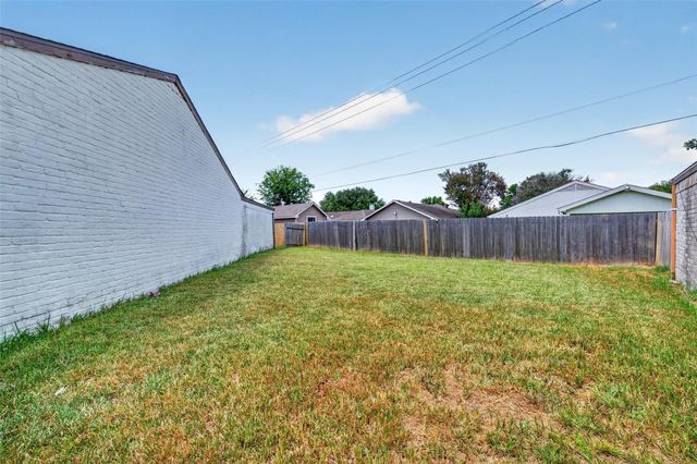 11626 Bexley Drive, Houston, TX 77099